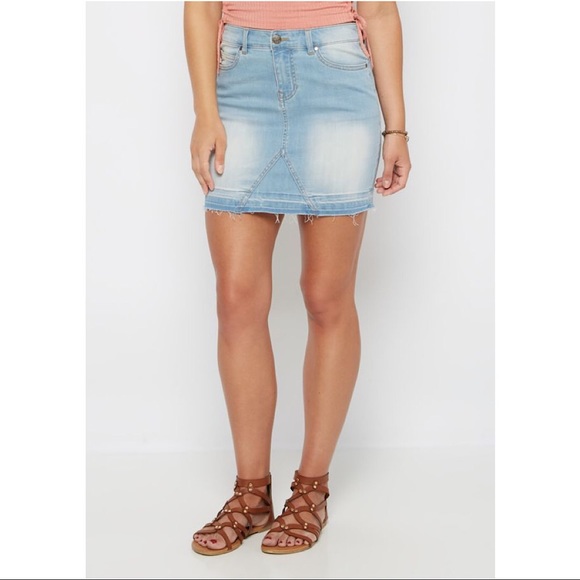 Wild Blue Sadie Frayed Distressed Denim Mini Skirt - Picture 2 of 14